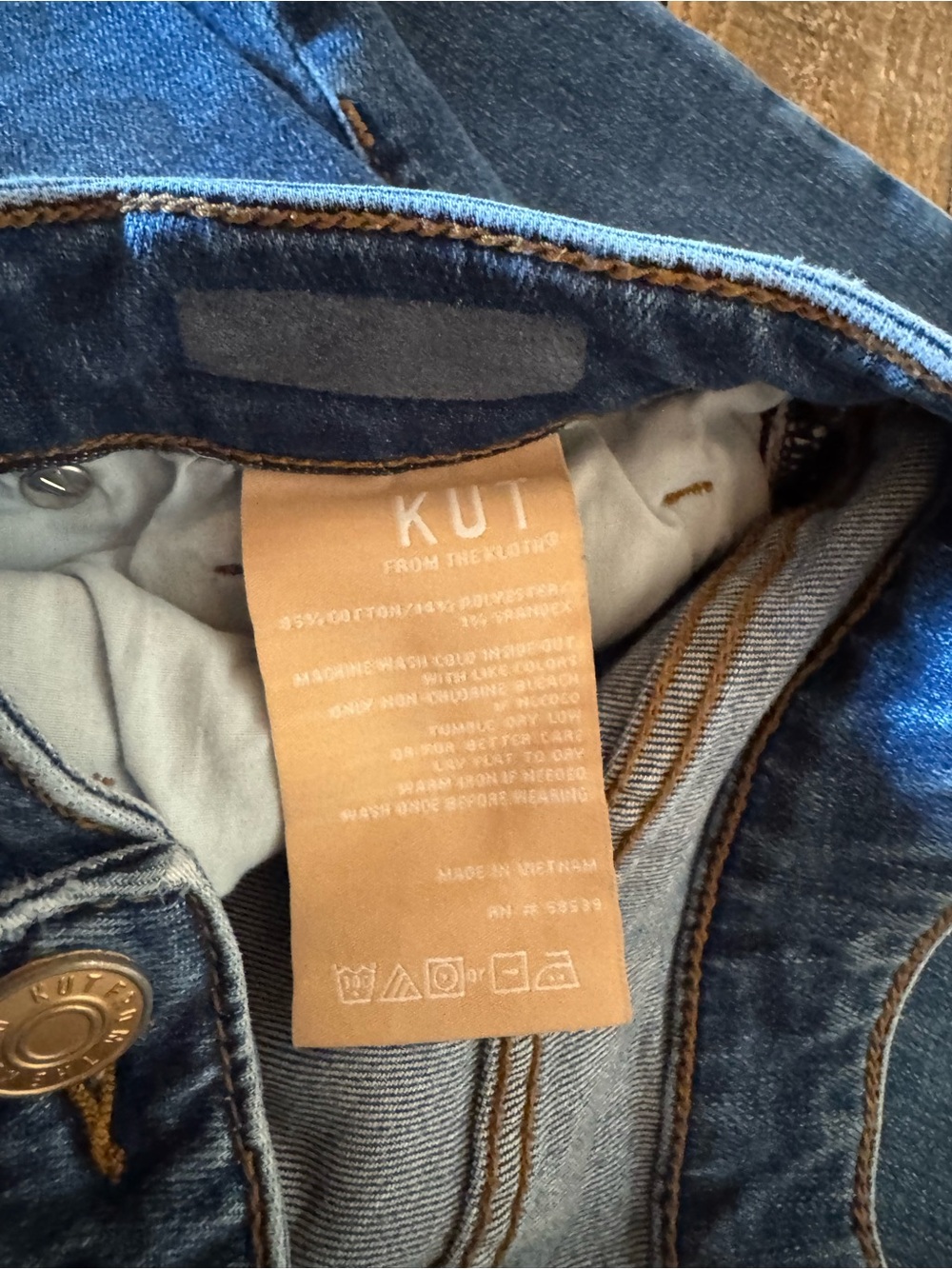 Kut from the Kloth Dark Blue Distressed Cropped Jeans - Picture 4 of 9